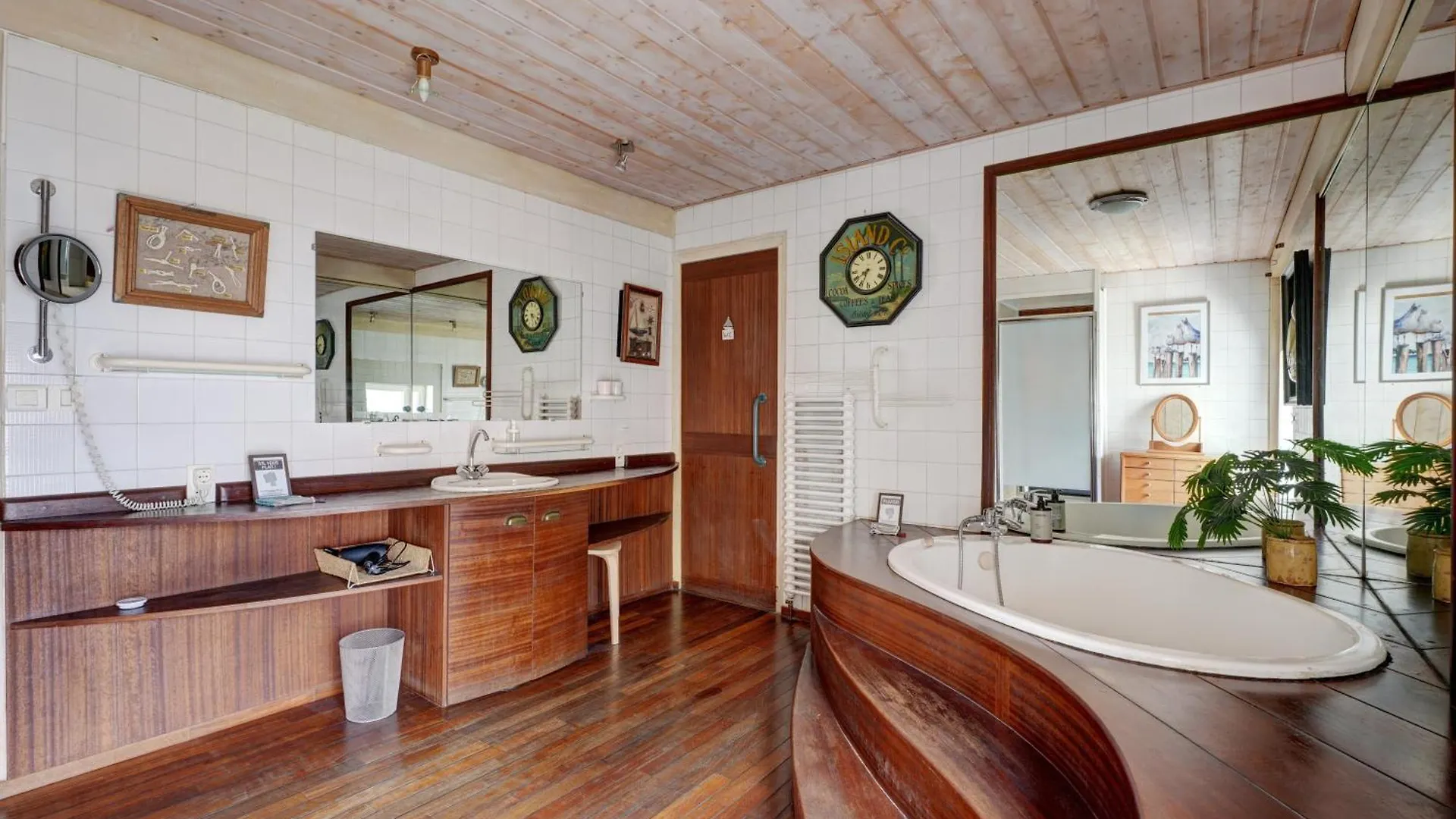 Charme Authentique A Corbas - Authentic Charm In Corbas - 120M2 Of Comfort-6 Personnes 0*,  فرنسا