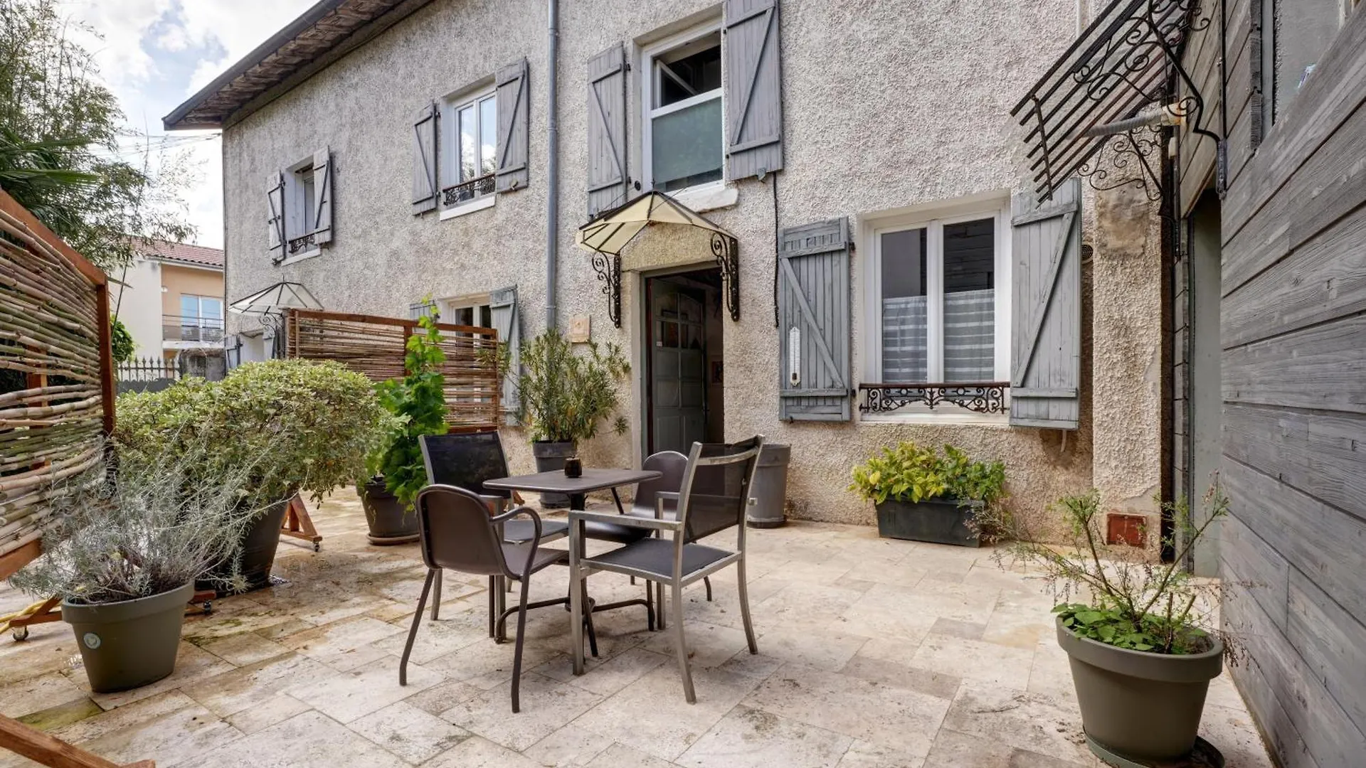 Charme Authentique A Corbas - Authentic Charm In Corbas - 120M2 Of Comfort-6 Personnes فرنسا