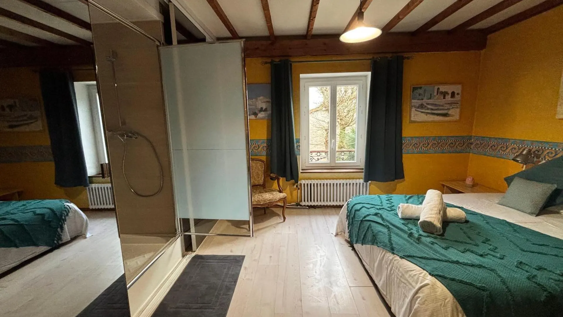 Charme Authentique A Corbas - Authentic Charm In Corbas - 120M2 Of Comfort-6 Personnes France