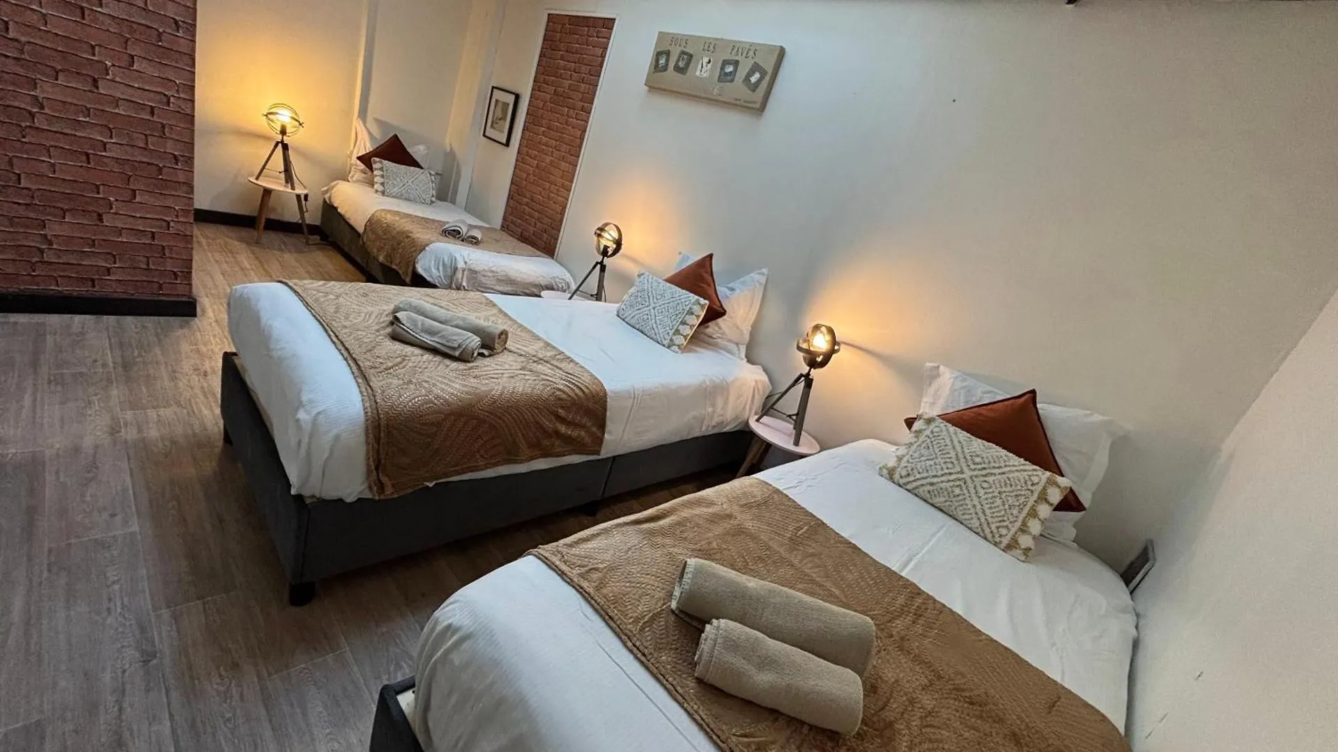 Charme Authentique A Corbas - Authentic Charm In Corbas - 120M2 Of Comfort-6 Personnes 0*,  France